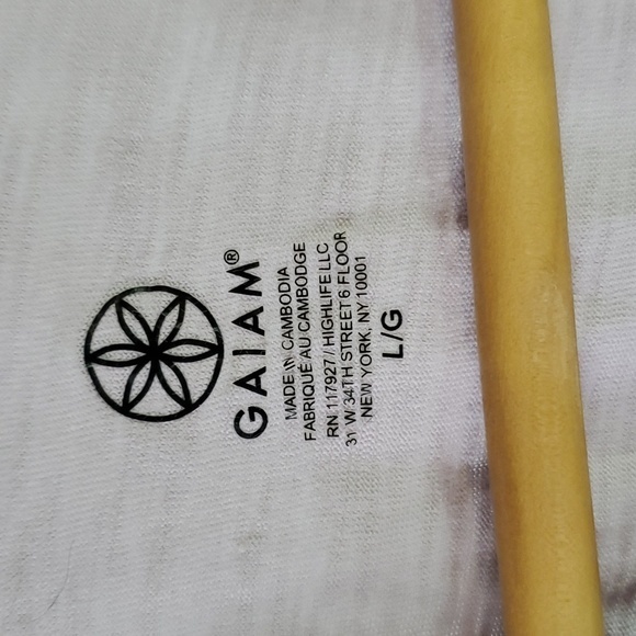 3 For‎ $30…..Gaiam tank top boho style - Picture 3 of 5